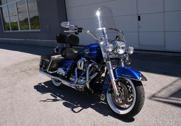 Harley Davidson FLHRC Road King Classic III