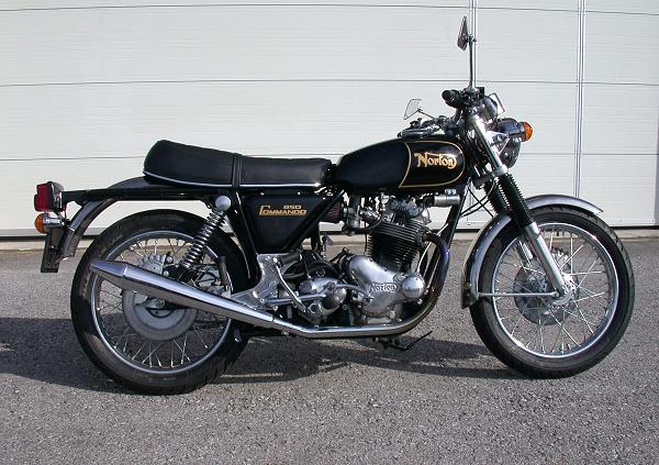 Norton Commando 850