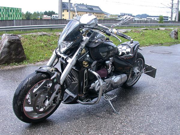 Suzuki VZR 1800 Intruder “Viper” 