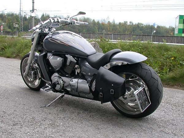 Suzuki VZR 1800 Intruder Flame