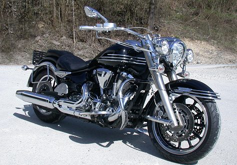 Yamaha XV 1900A Midnight Star Road King