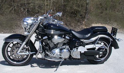 Yamaha XV 1900A Midnight Star Road King